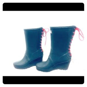 Hunter lace up rain boot wedge